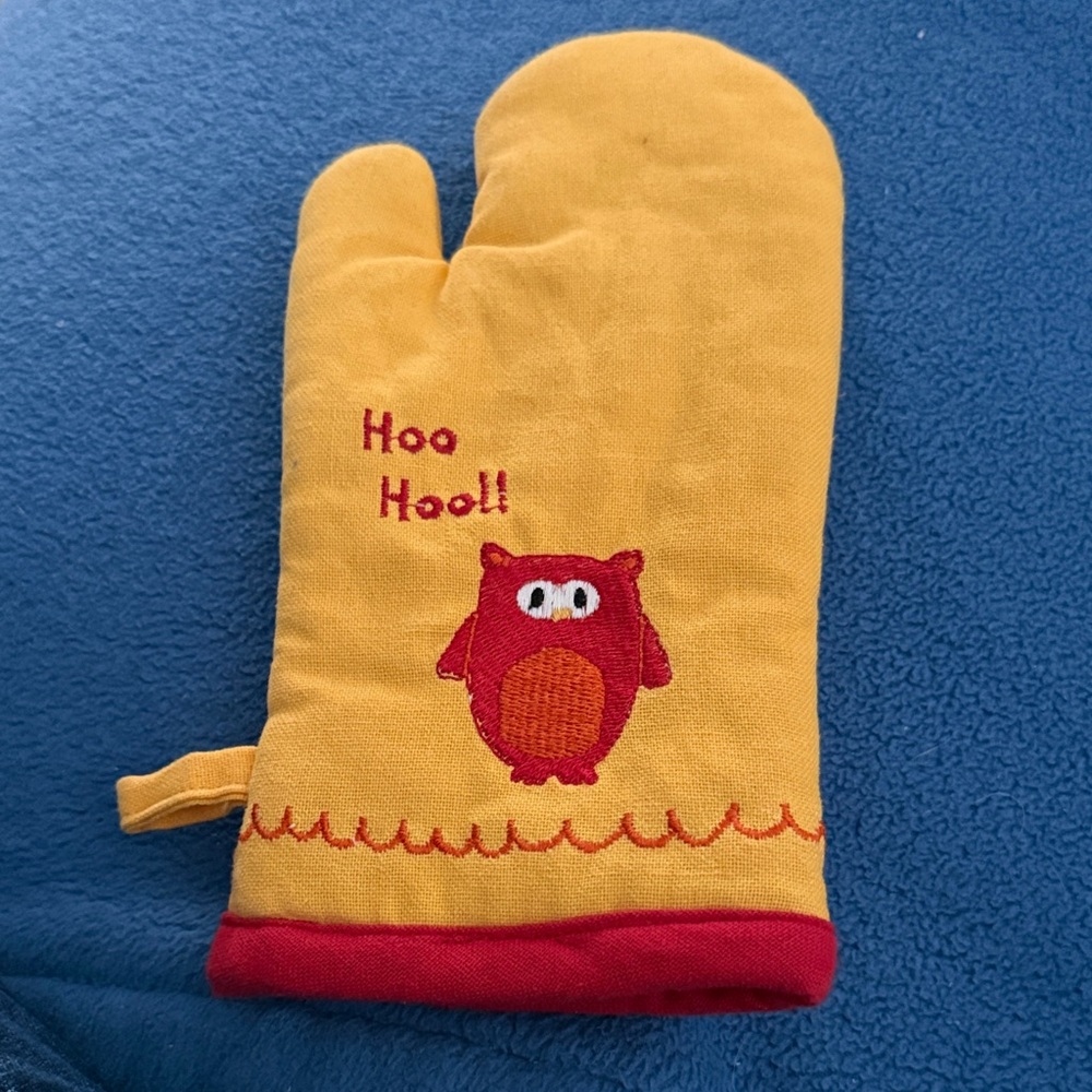 Child’s oven cloth mitt owl design orange & red Hoo Hoo